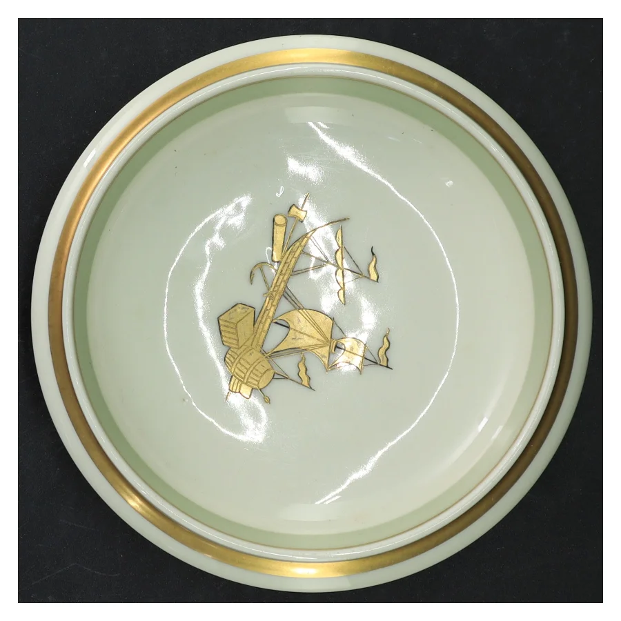 Lille porcelænsfad med skibsmotiv fra Royal Copenhagen (str. Ø 17)