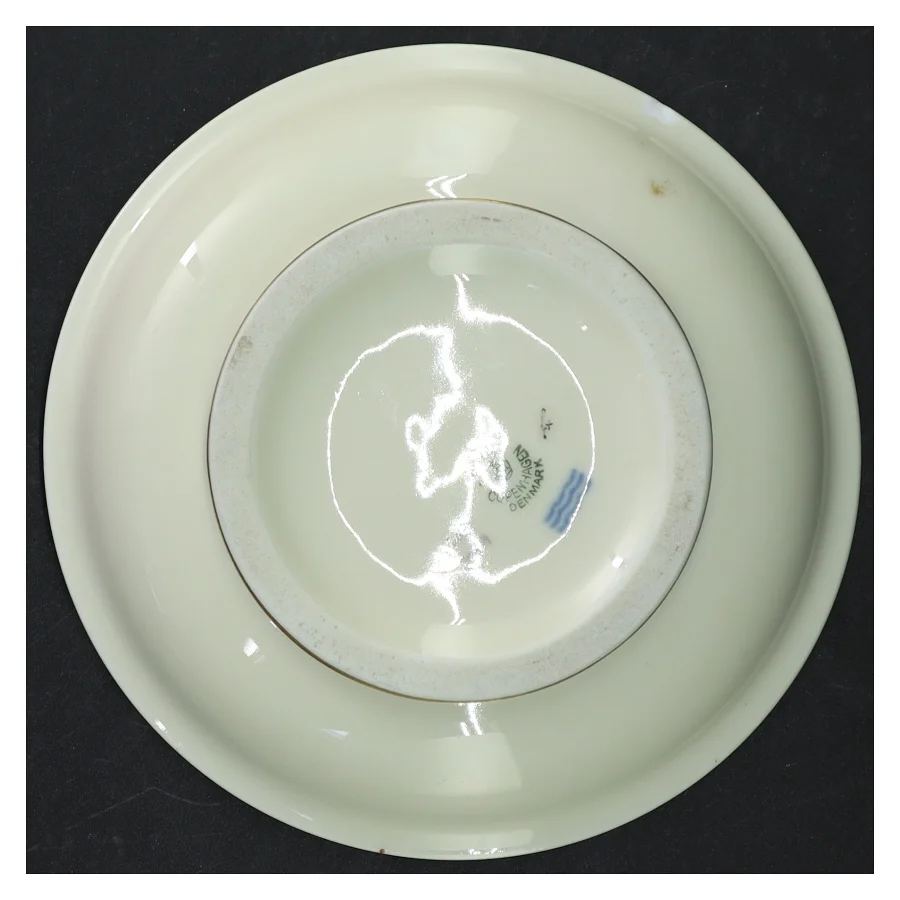 Lille porcelænsfad med skibsmotiv fra Royal Copenhagen (str. Ø 17)