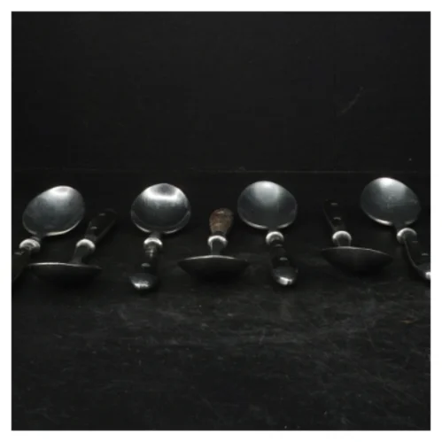 Teskeer med træhåndtag (str. 20 cm)