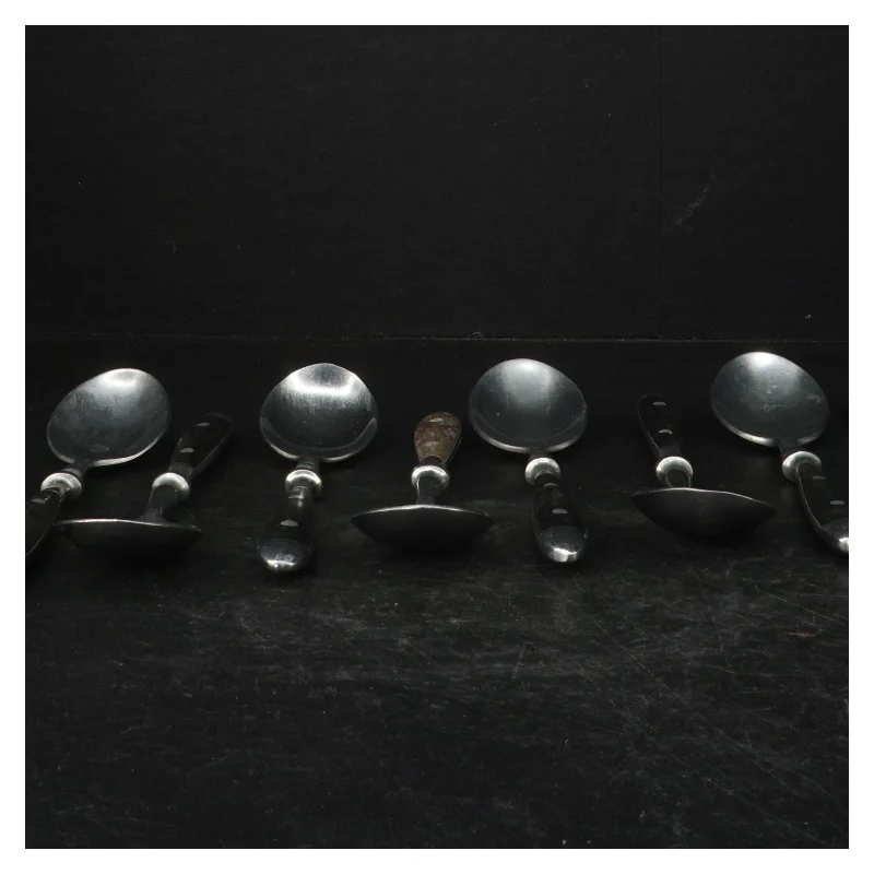 Teskeer med træhåndtag (str. 20 cm)