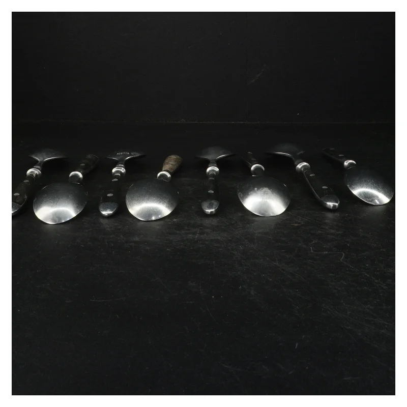 Teskeer med træhåndtag (str. 20 cm)