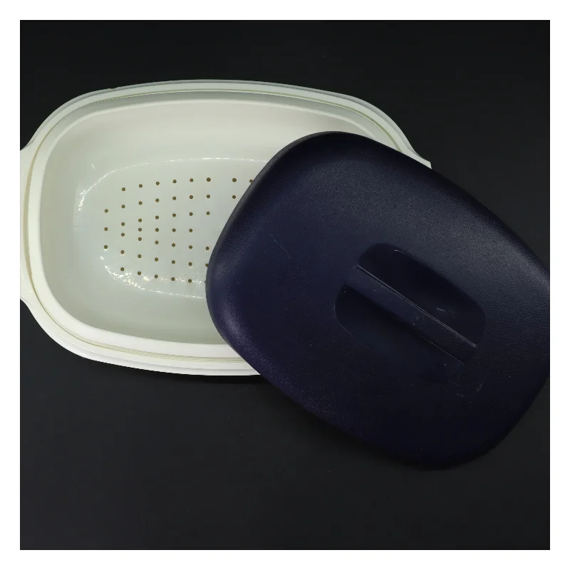 Tupperware opbevaringsbeholder med låg fra Tupperware (str. 31 cm)