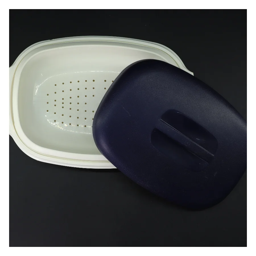 Tupperware opbevaringsbeholder med låg fra Tupperware (str. 31 cm)