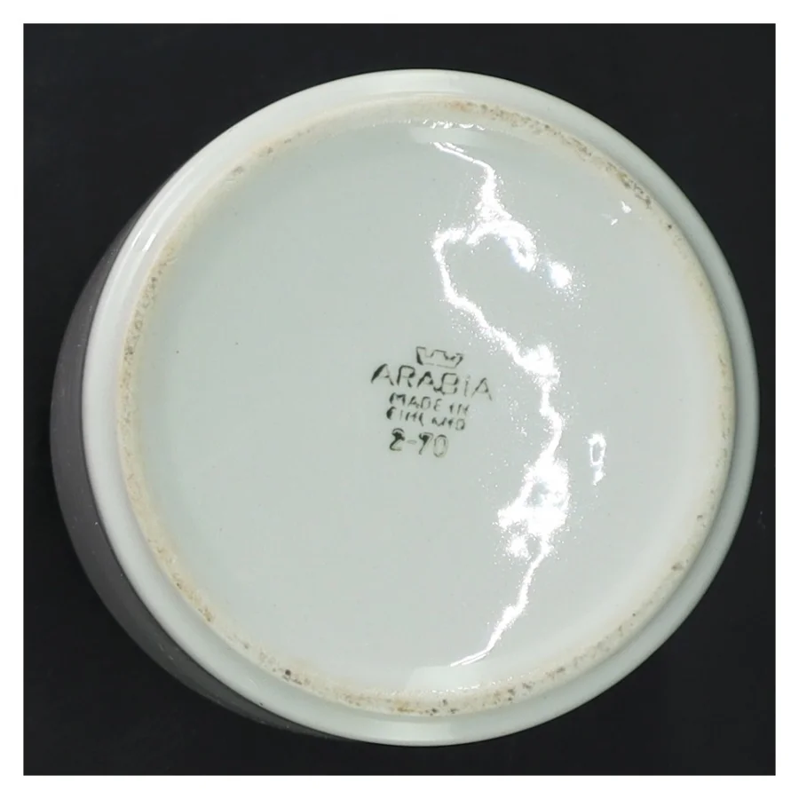 Hvid porcelænskrukke med låg fra Arabia (str. Ø 7,5 cm højde 11,5 cm)