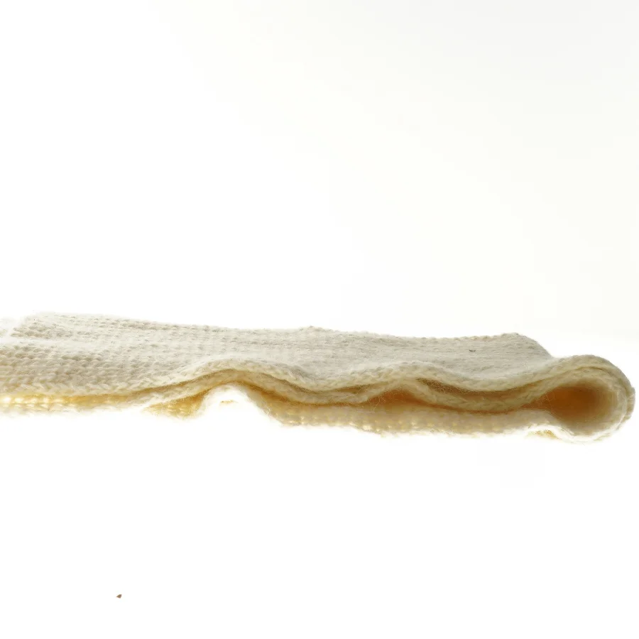 Hvid strikket halstørklæde (str. 23x172 cm)