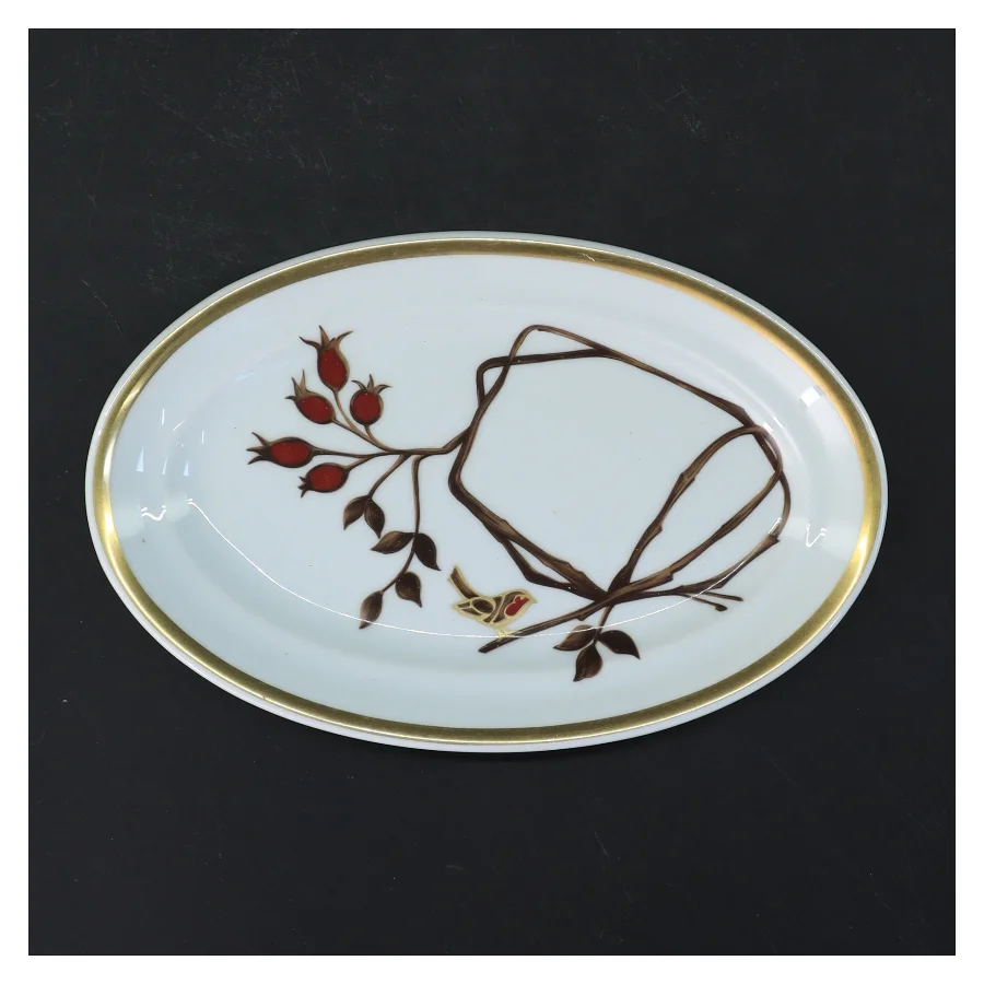 Lille ovalt porcelænsfad med gylden kant og motiv fra Royal Copenhagen (str. 19x12 cm)