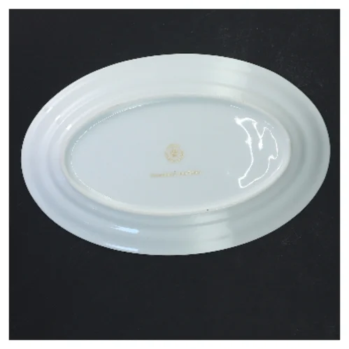 Lille ovalt porcelænsfad med gylden kant og motiv fra Royal Copenhagen (str. 19x12 cm)