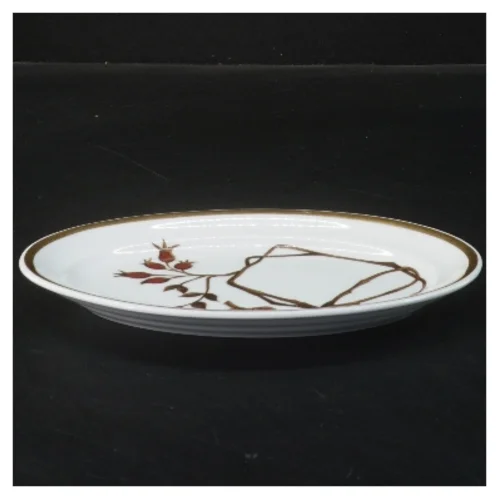 Lille ovalt porcelænsfad med gylden kant og motiv fra Royal Copenhagen (str. 19x12 cm)