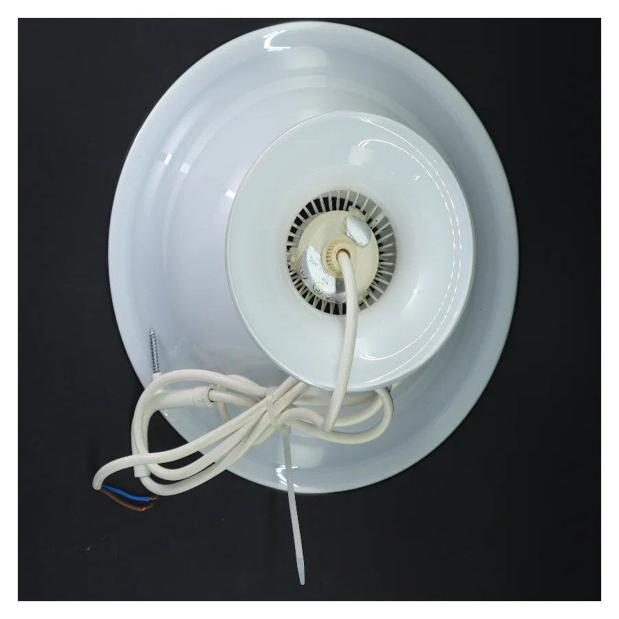 Hvid pendellampe Ø26 cm (str. Ø 26 cm længde 19 cm)