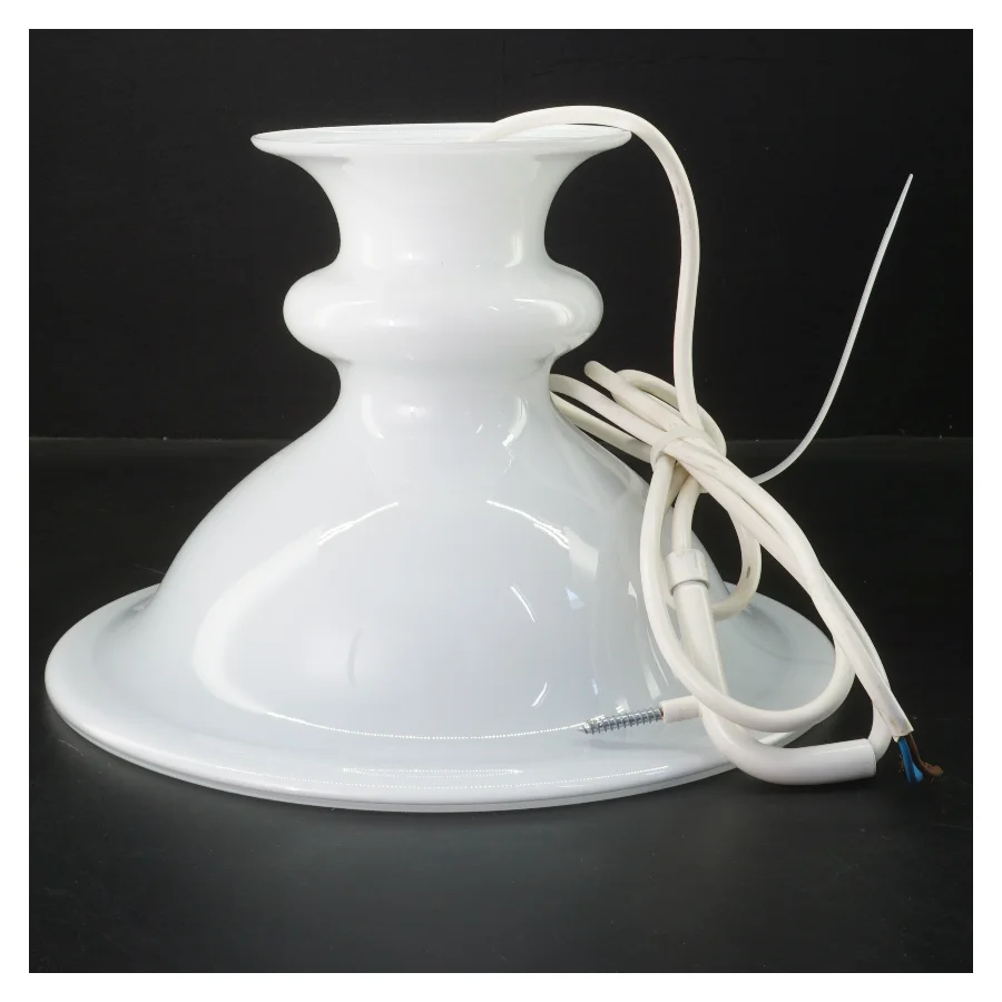 Hvid pendellampe Ø26 cm (str. Ø 26 cm længde 19 cm)