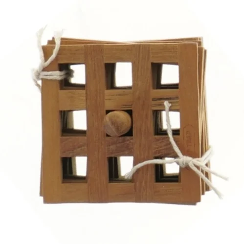 Sæt med 7 firkantede bordskånere i træ med holder (str. 7 stk 8x8 cm)