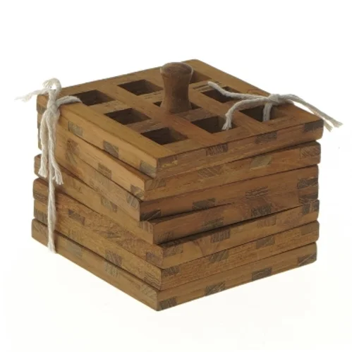 Sæt med 7 firkantede bordskånere i træ med holder (str. 7 stk 8x8 cm)