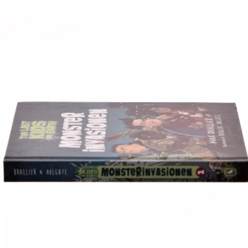 Monsterinvasionen af Max Brallier (Bog)
