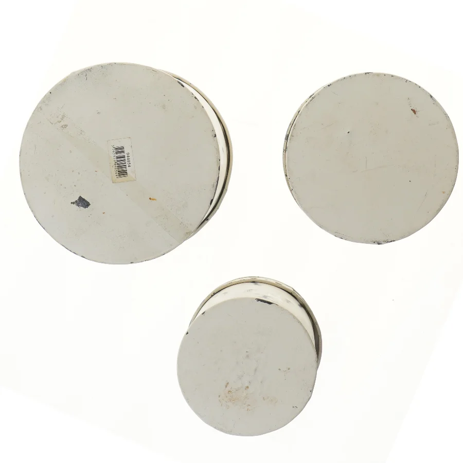 3 metal opbevaringsdåser med hjertekant (str. 3 stk Ø 15 & 18 & 21 længde 18 & 19,5 & 21 cm)