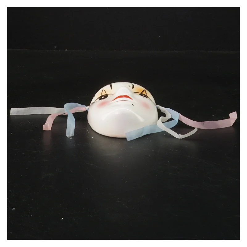 Porcelænsmaske med bånd fra 1980erne (str. 10 cm)