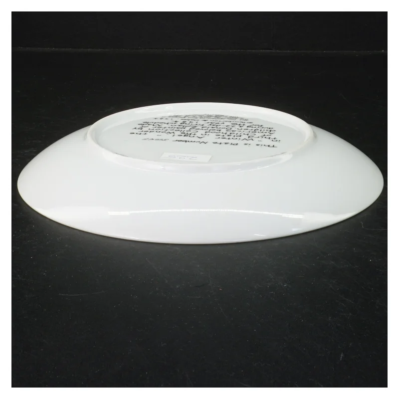 Dekorativ porcelænstallerken fra Pemperton & Oates (str. 22 cm)