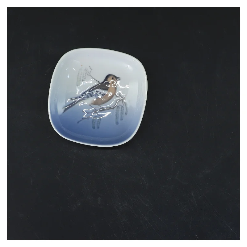 Dekorativ skål med fuglemotiv fra Royal Copenhagen (str. 2,5x9x9 cm)