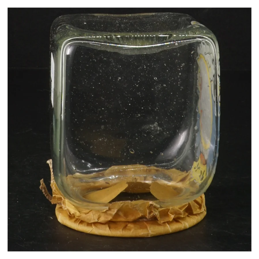 Apoteker krukke  med dekorativtiket og papirforsegling