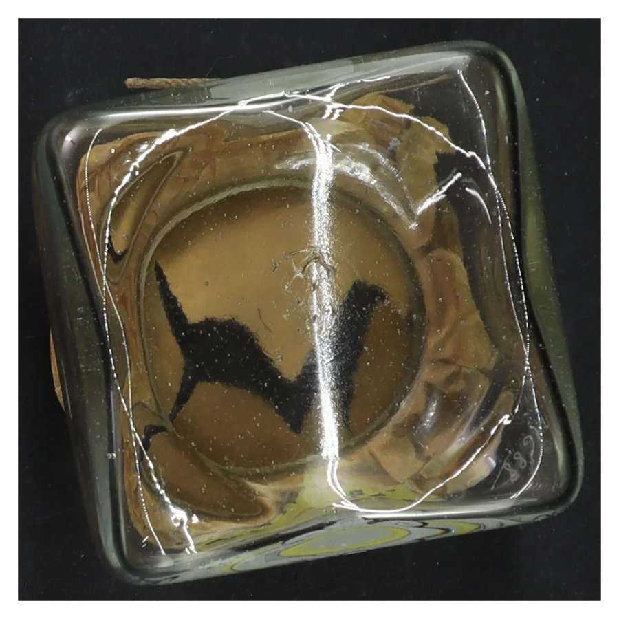 Apoteker krukke  med dekorativtiket og papirforsegling