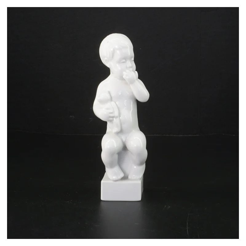 Hvid keramisk figur fra B&G Copenhagen (str. 18 cm)