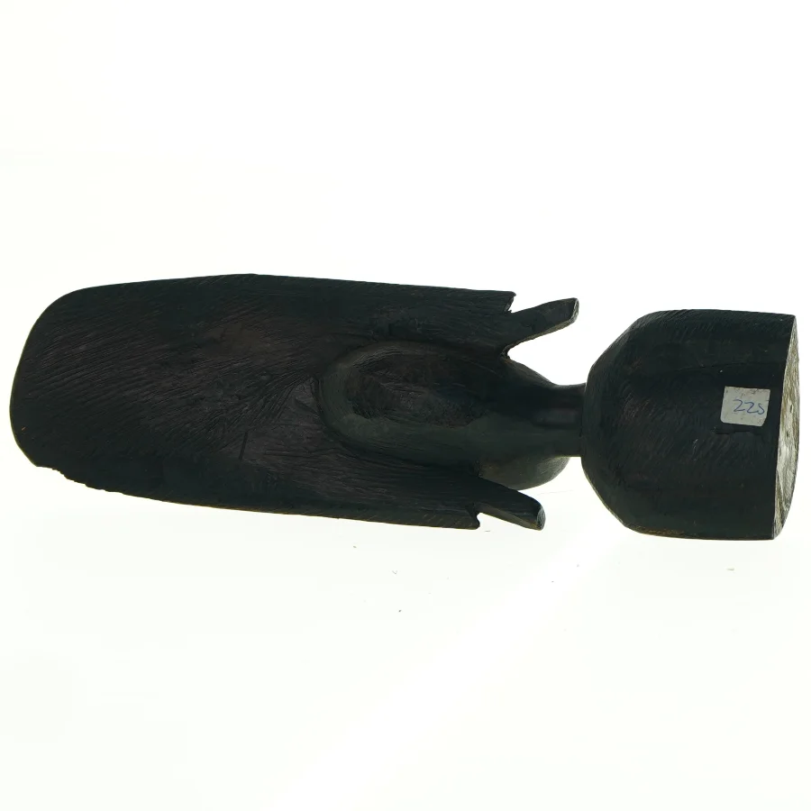 Træskulptur af figur (str. 25 x 8 cm)