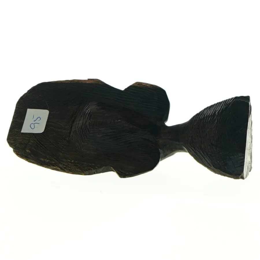 Træskulptur af figur (str. 13 x 6 cm)