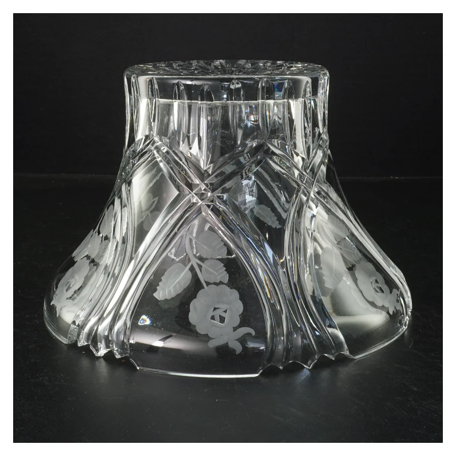 Krystalskål med slebne blomster (str. 22,5 cm)