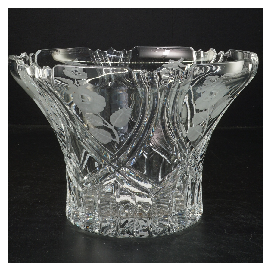 Krystalskål med slebne blomster (str. 22,5 cm)