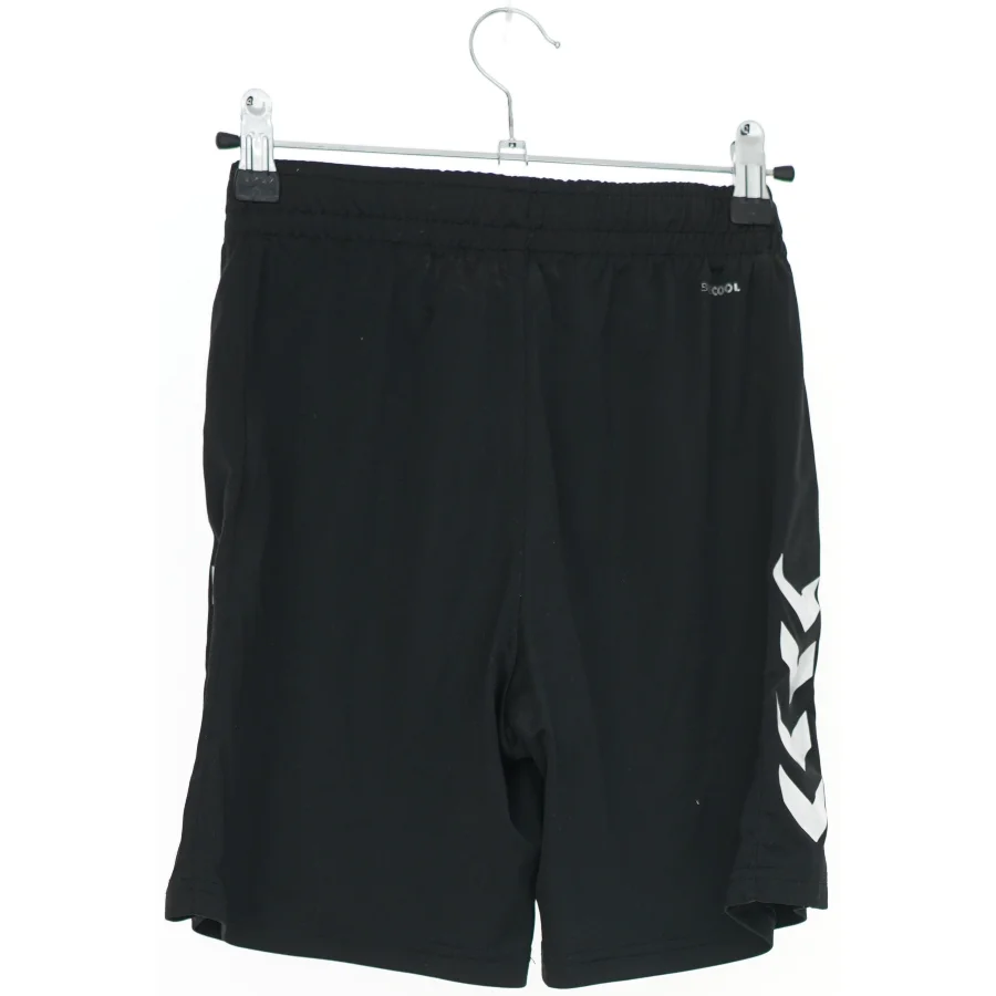 Sportsshorts fra Hummel (str. 164)