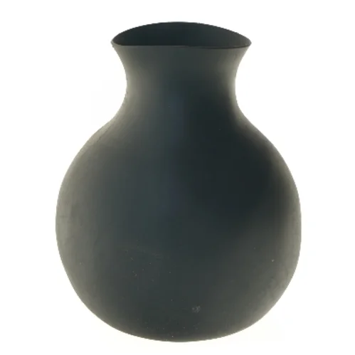 Gulvvase i sort fra Menu (str. Ø 10 cm længde 19,5 cm)