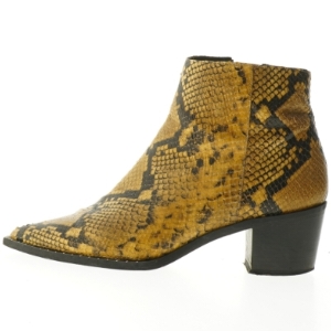 Damesko i slangeprint fra Gardena (str. 39 )