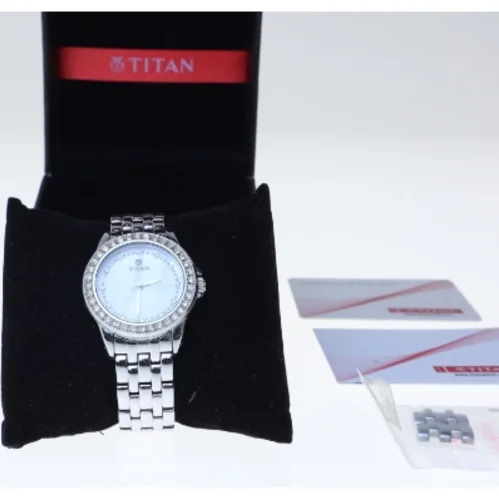 Titan ur med sekundviser fra Titan (str. Ø 9 mm)