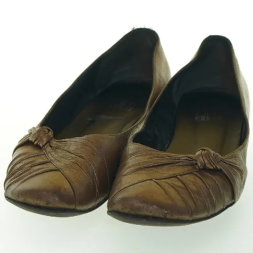 Damesko i bronzefarve fra Billi Bi (str. 41 )