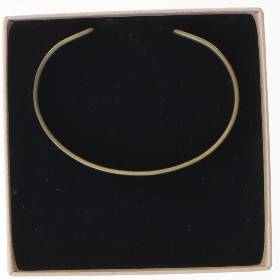 Nygaard PYT armbånd - Messingarmbånd med indgravering fra Nygaard Smykker (str. 6,5 x 5 x 0,5 cm)