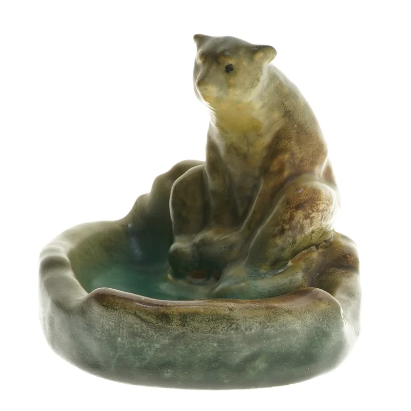 Keramisk figur af en siddende bjørn (str. 16,5 cm)