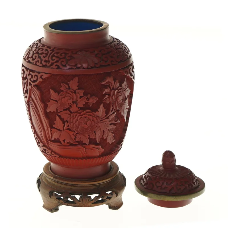 Dekorativ vase med låg (str. 21,5 cm)