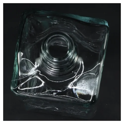 Glasflaske med indgravering (str. 20,5 cm)