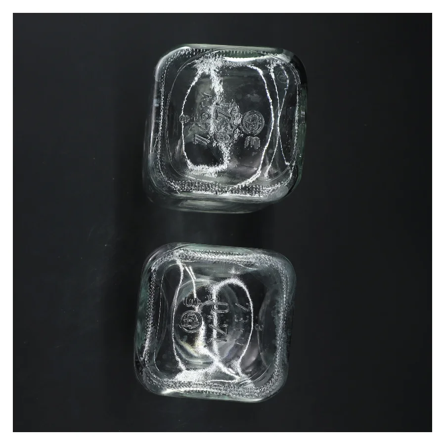 Glasflasker med skrift fra Ziegler (str. 17,5 cm)