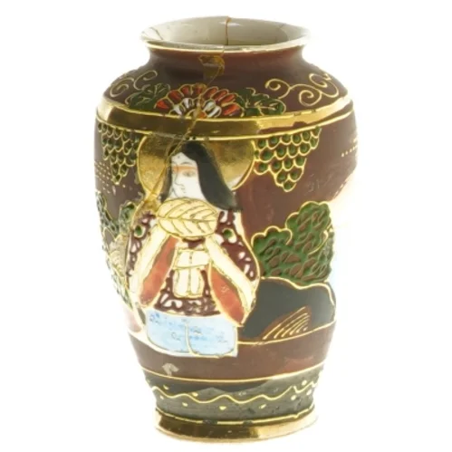 Dekorativ vase med figurer (str. 9 cm)