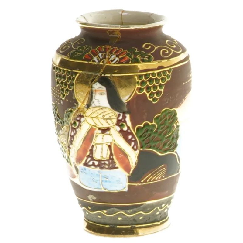 Dekorativ vase med figurer (str. 9 cm)