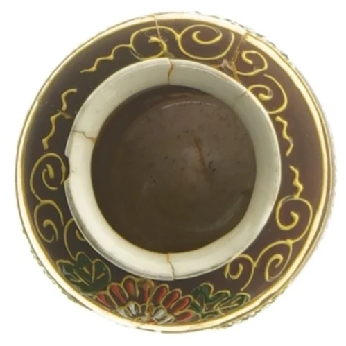 Dekorativ vase med figurer (str. 9 cm)