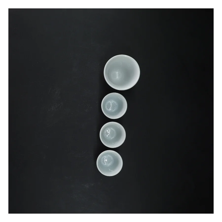 Sæt af fire kaffekrus med kunstnerisk design fra Aida (str. 5 og 8,5 cm)