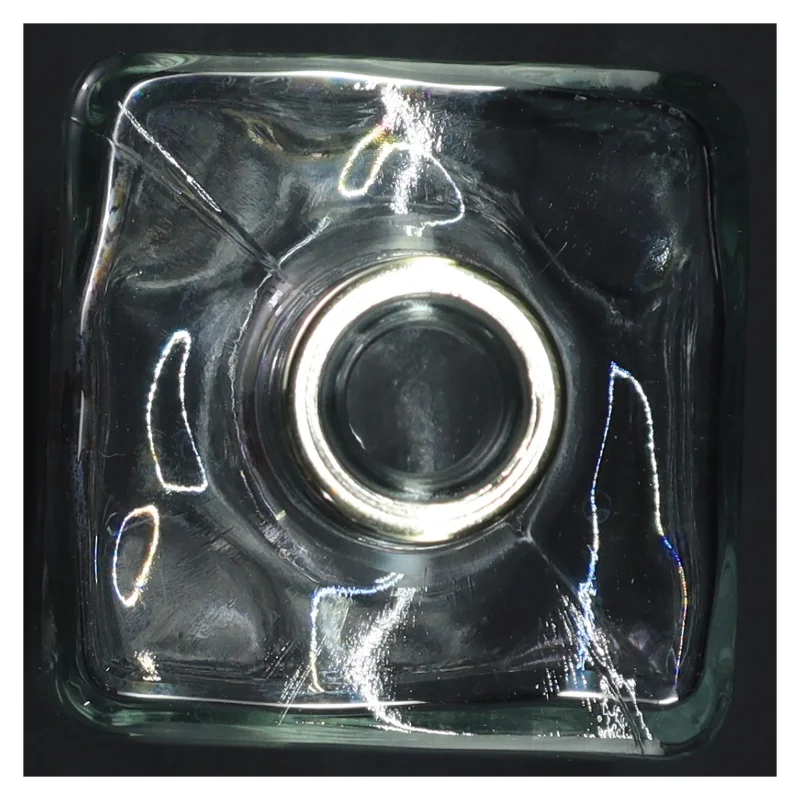 Tom vodka flaske med guldfarvet skrift (str. 20 cm)