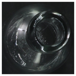 To små glasflasker (str. 11 cm. 2 styk)