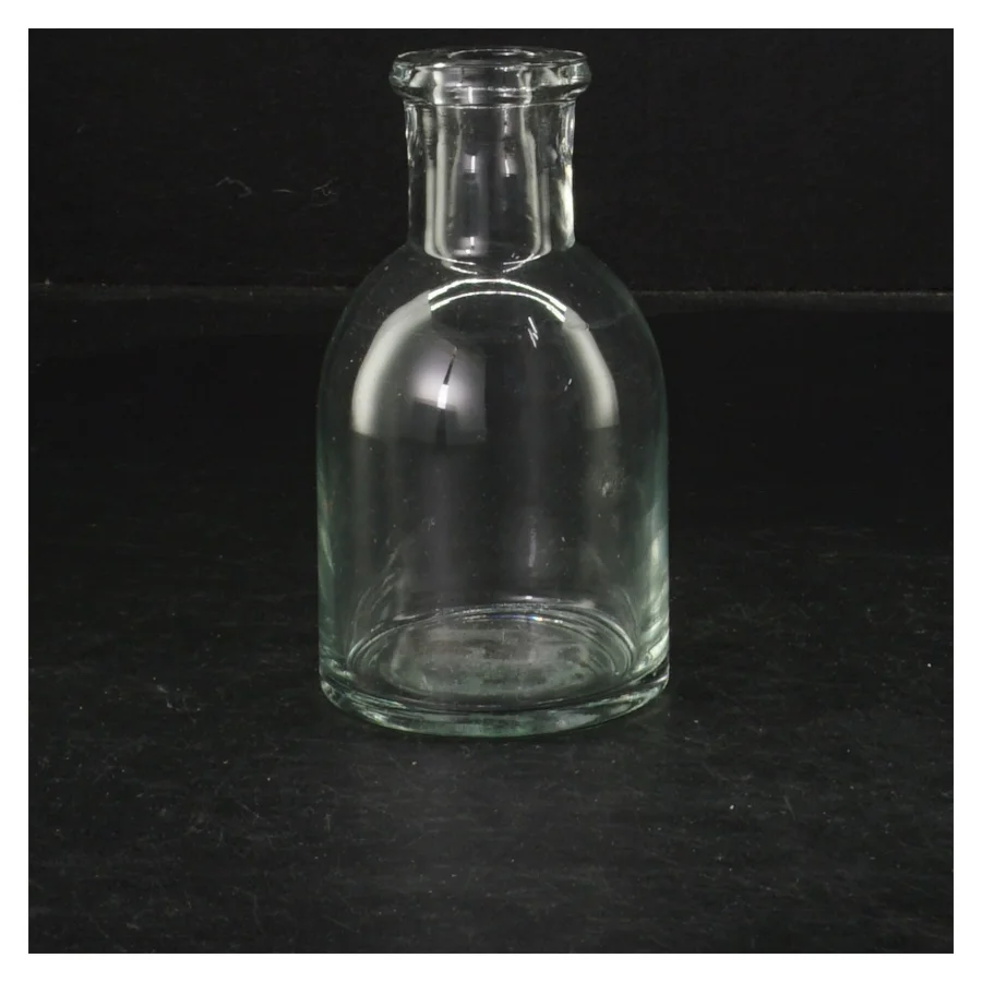 To små glasflasker (str. 11 cm. 2 styk)