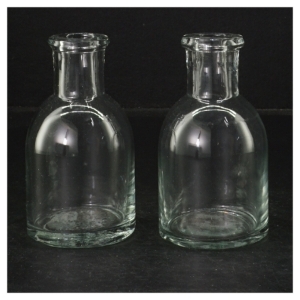 To små glasflasker (str. 11 cm. 2 styk)