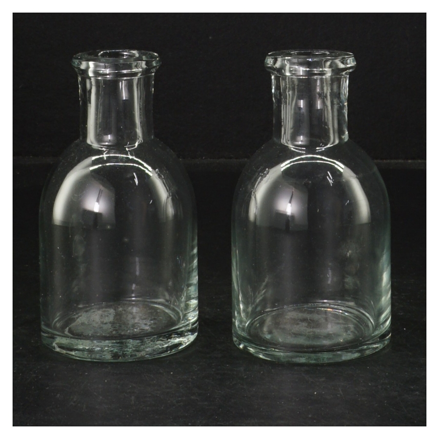 To små glasflasker (str. 11 cm. 2 styk)