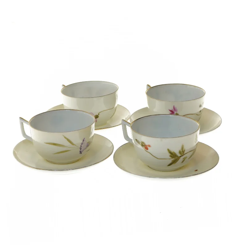 Sæt med 4 porcelænskopper og underkopper (str. Ø 13,5 og 5,5xØ 9 cm)