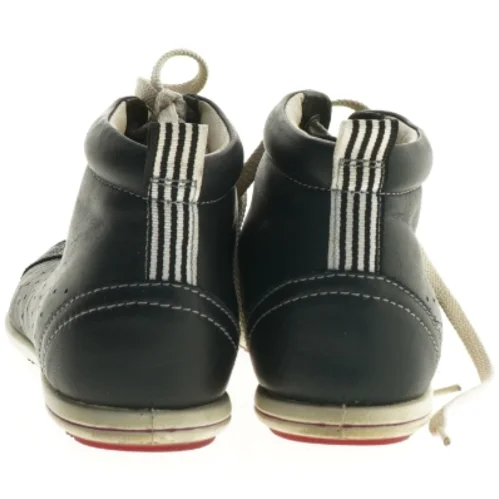 ECCO Sorte sko med hvide snørebånd og rød sål fra Ecco (str. 39 )