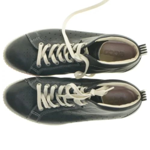 ECCO Sorte sko med hvide snørebånd og rød sål fra Ecco (str. 39 )